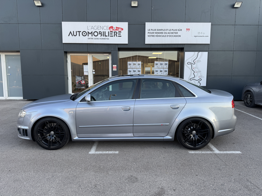 Audi RS4 — 4