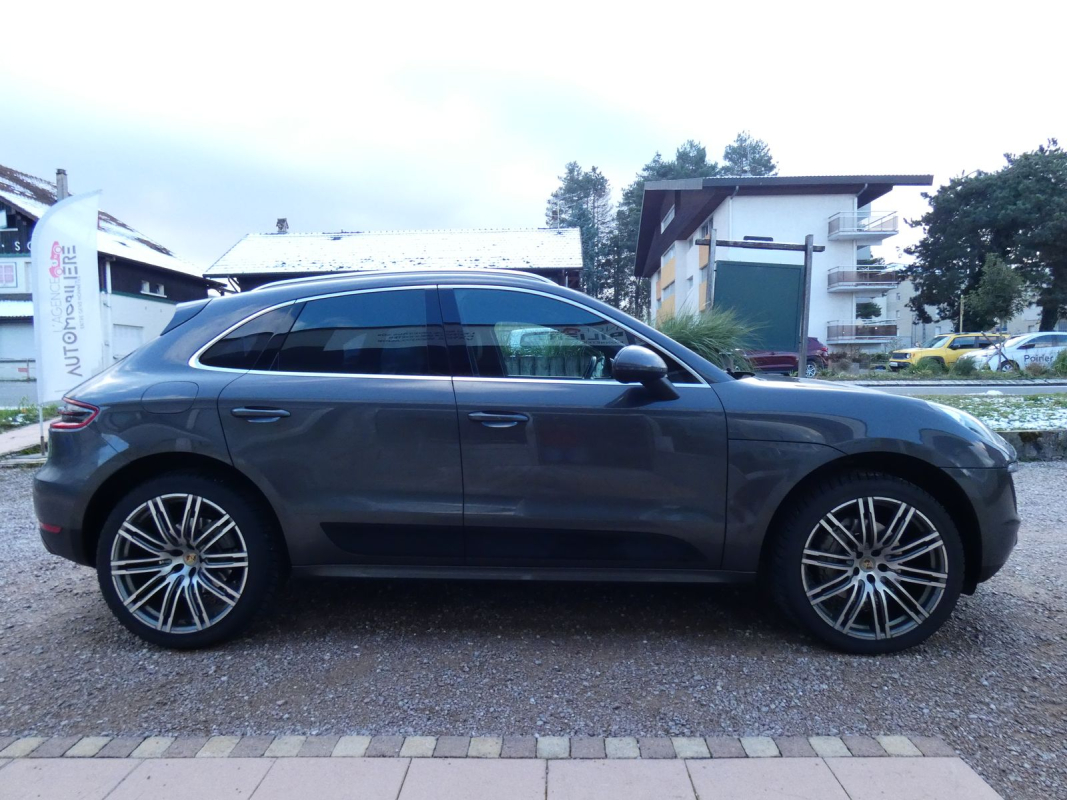 Porsche Macan — 4