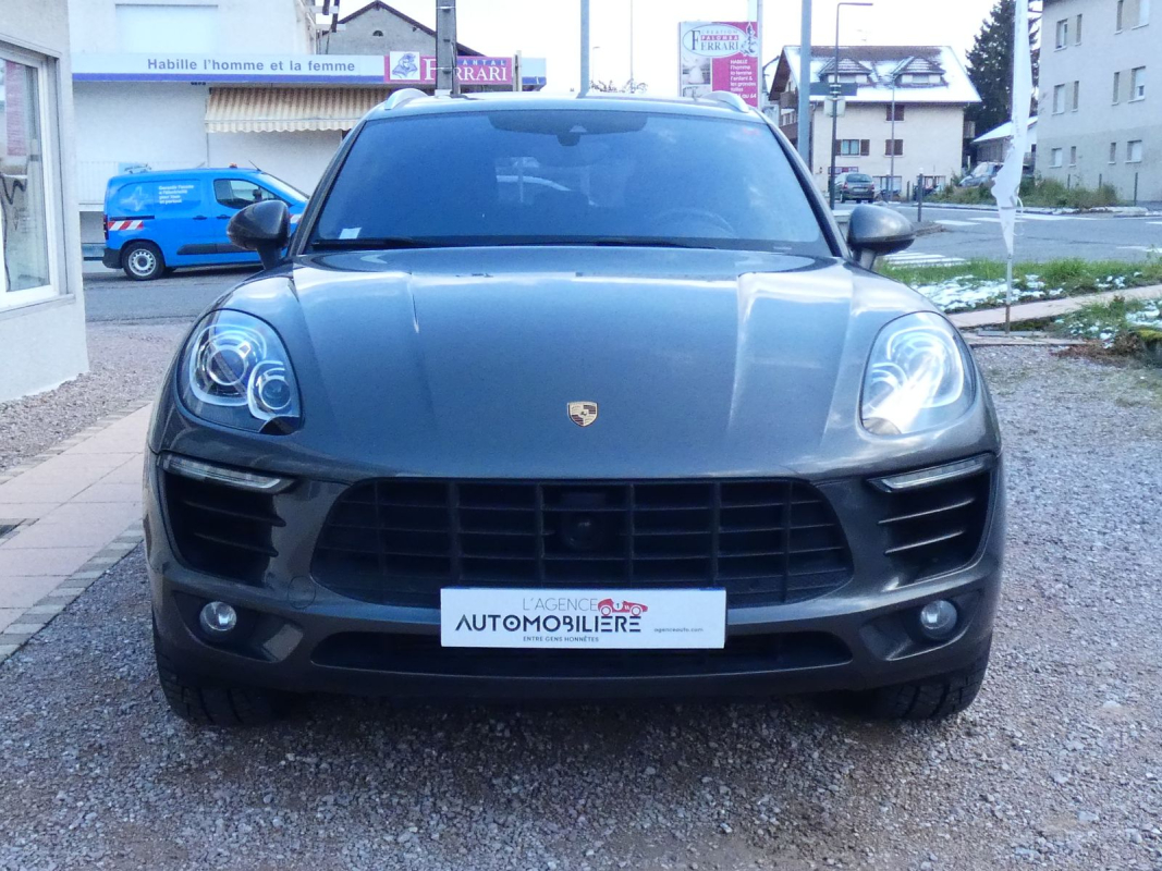 Porsche Macan — 2