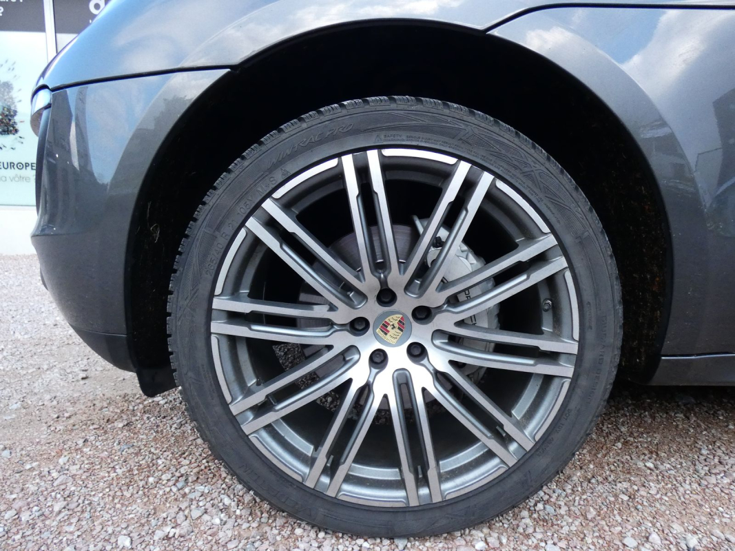 Porsche Macan — 28