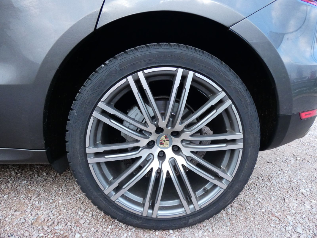 Porsche Macan — 29