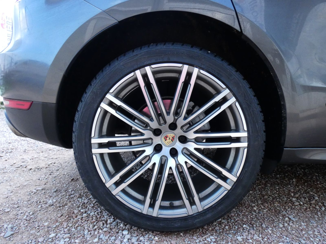 Porsche Macan — 26