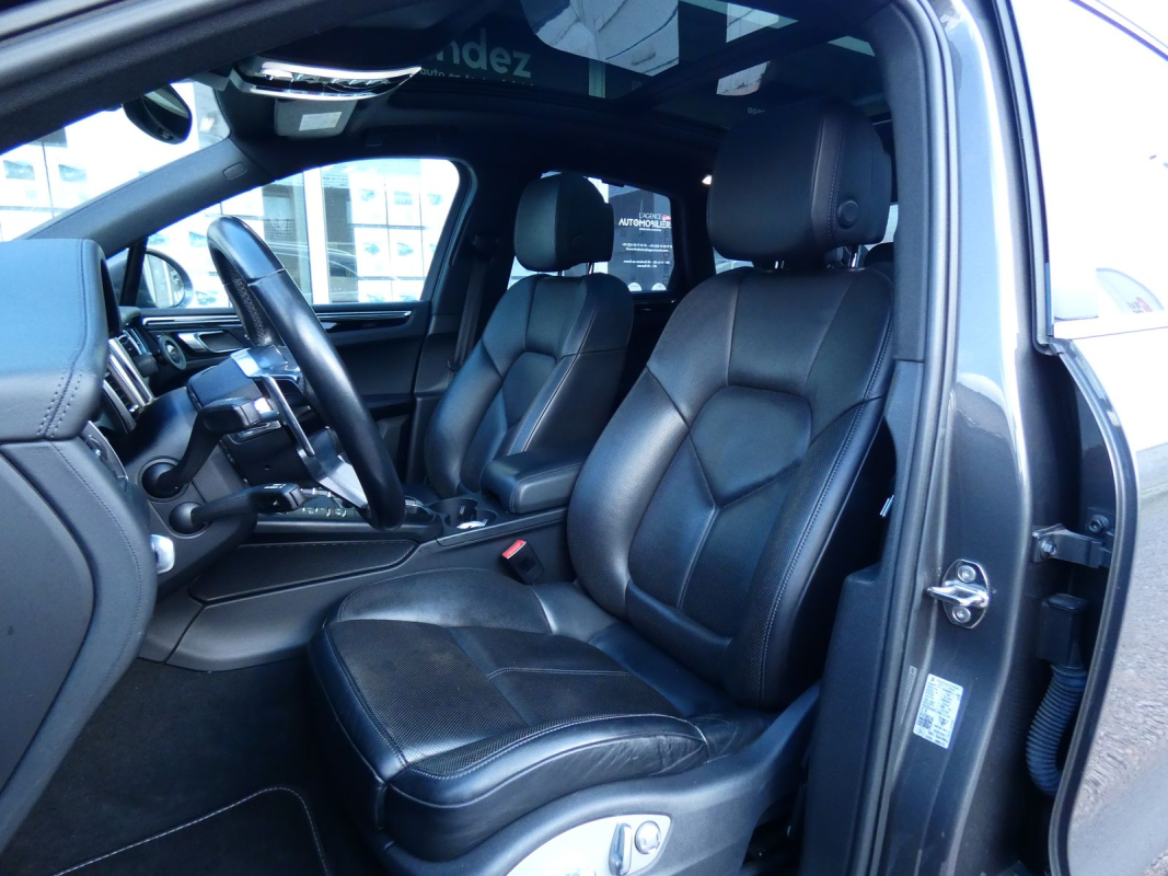 Porsche Macan — 11