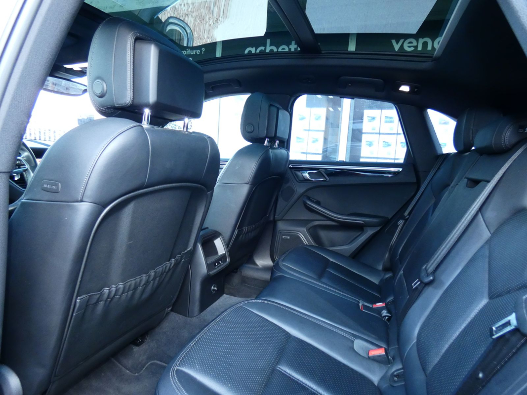 Porsche Macan — 12