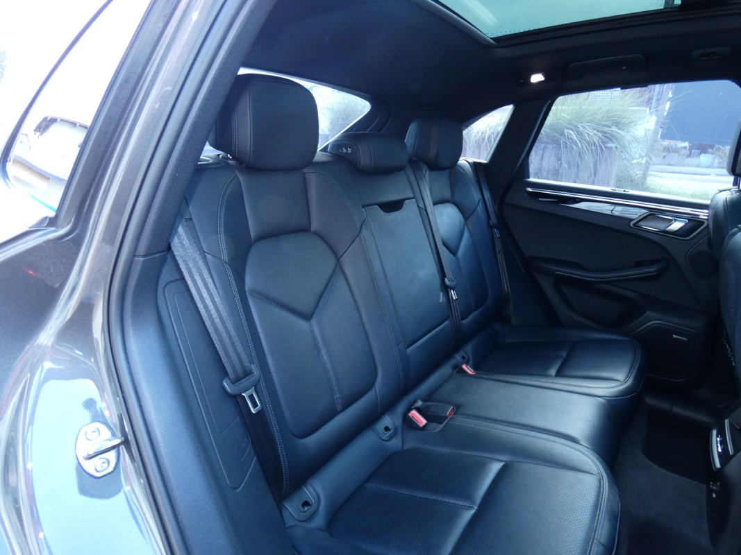Porsche Macan — 18