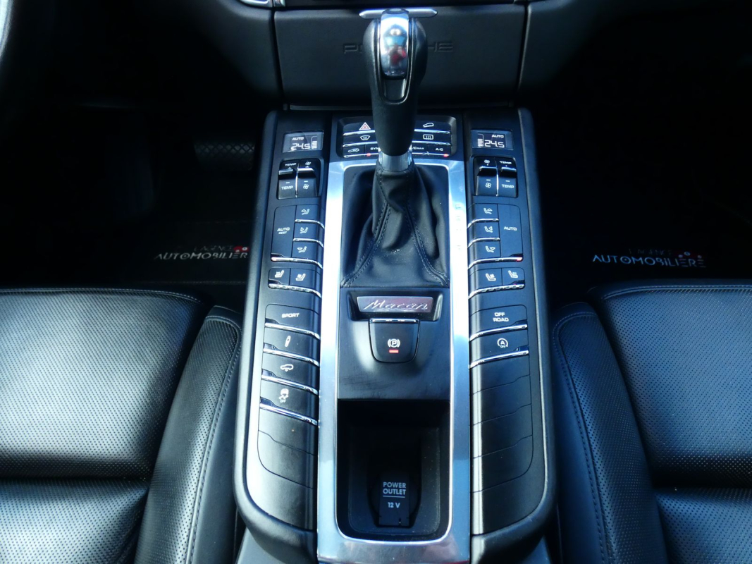 Porsche Macan — 16