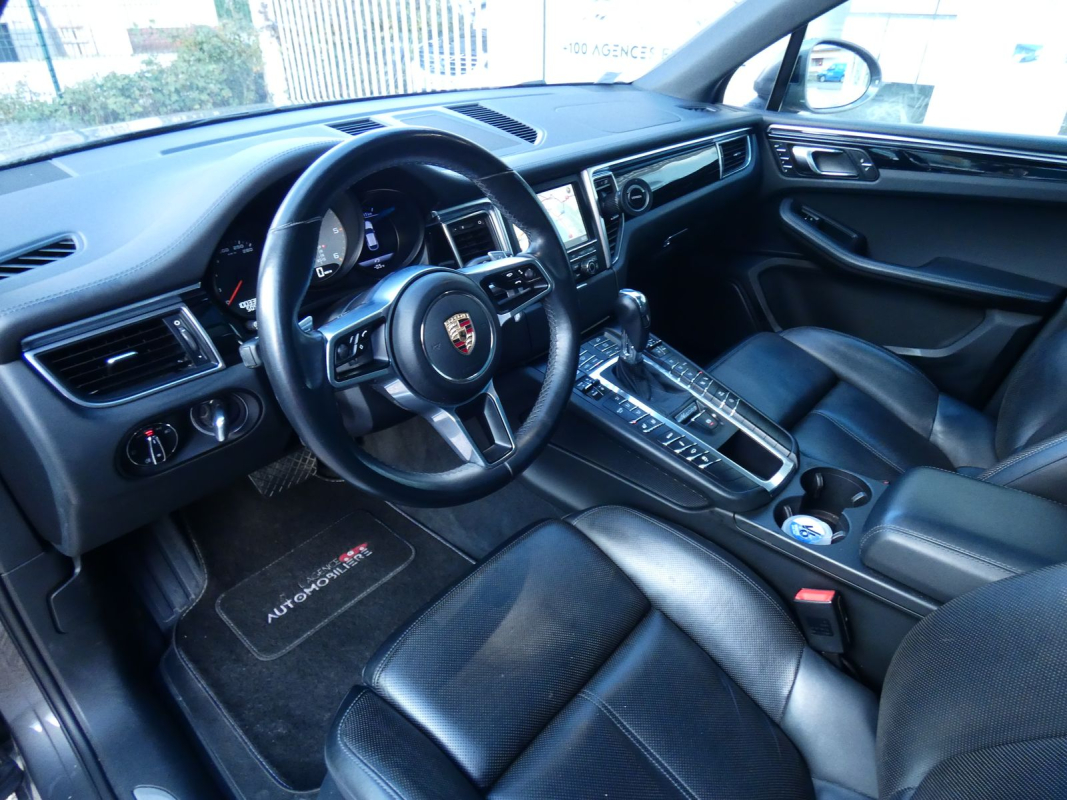 Porsche Macan — 10