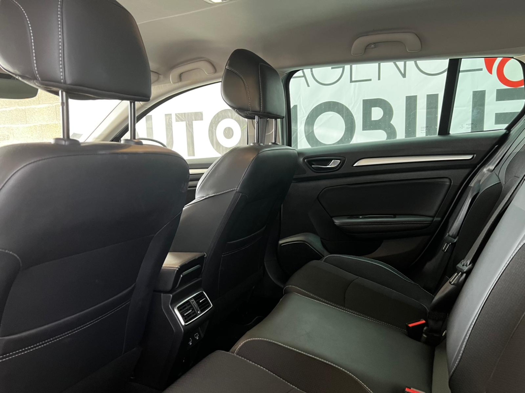 Renault Megane Estate — 18