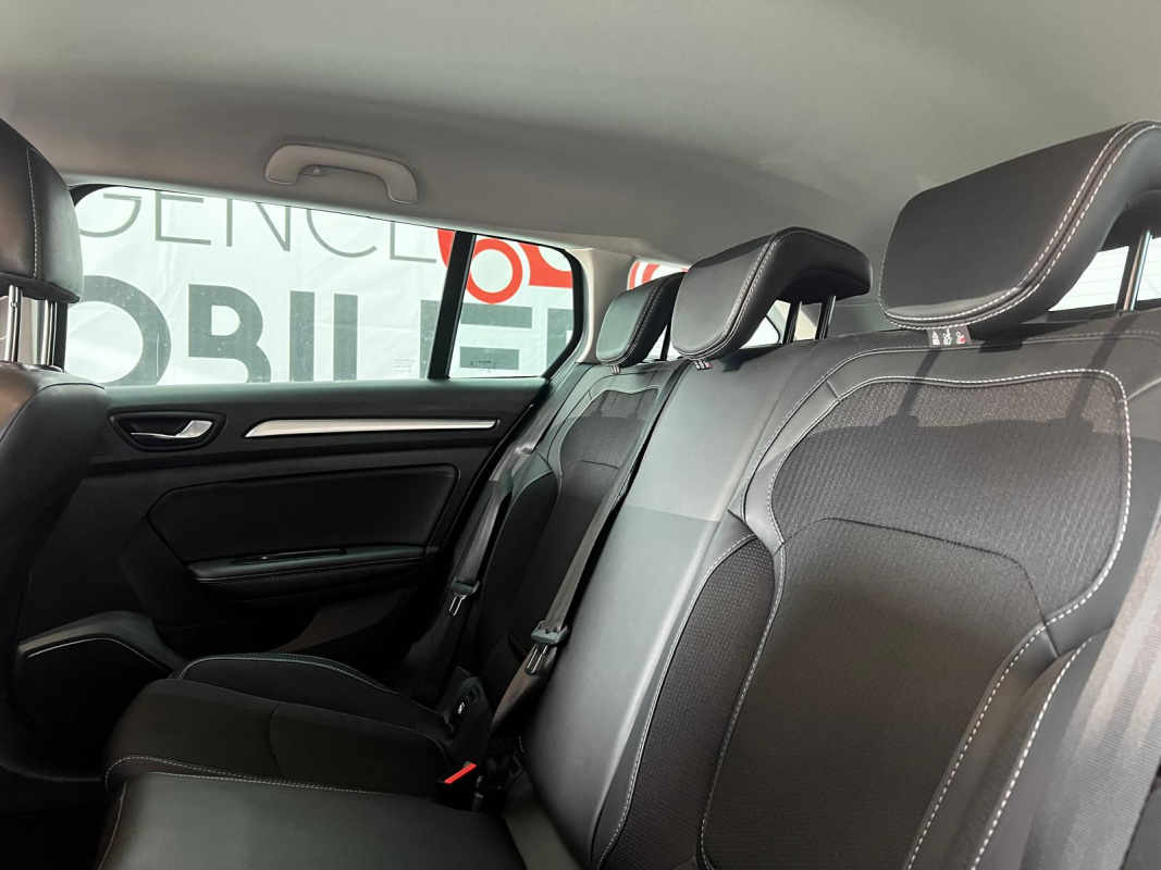 Renault Megane Estate — 19