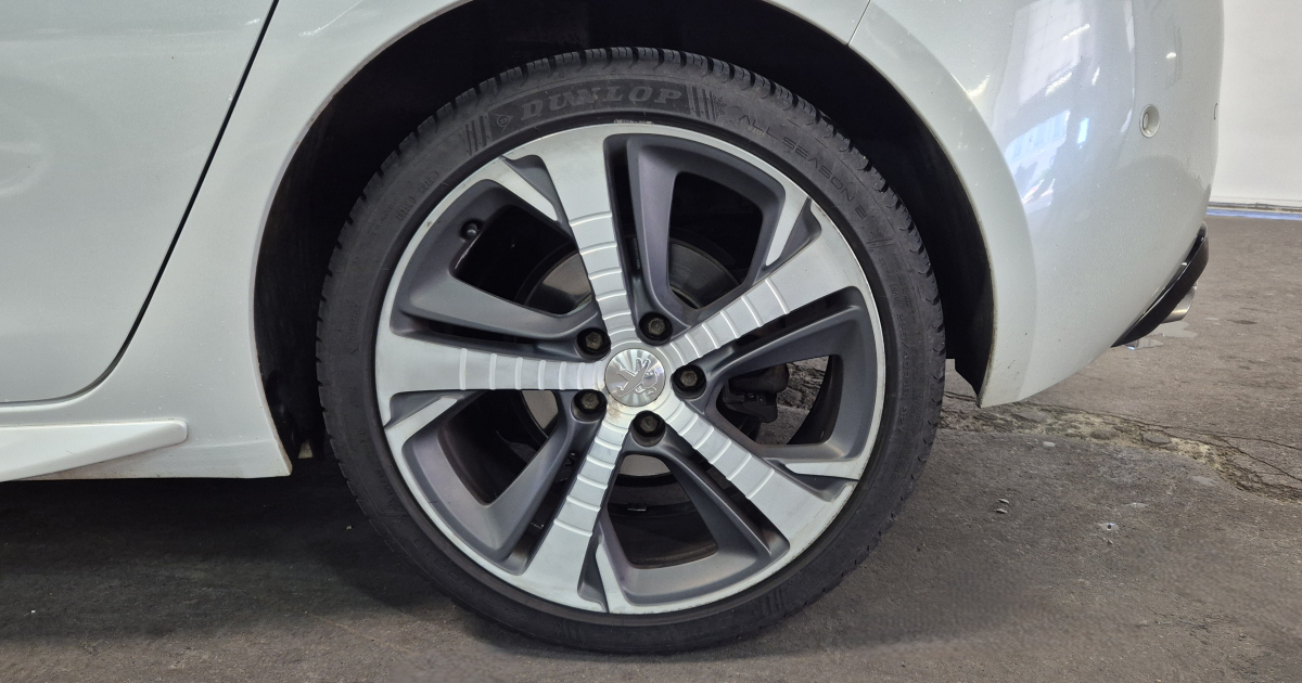 Peugeot 308 — 23