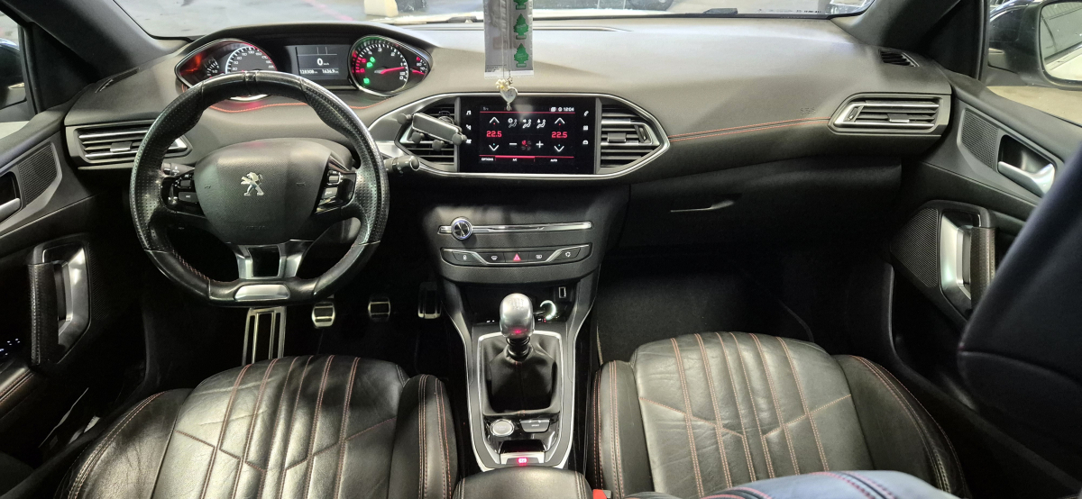 Peugeot 308 — 12
