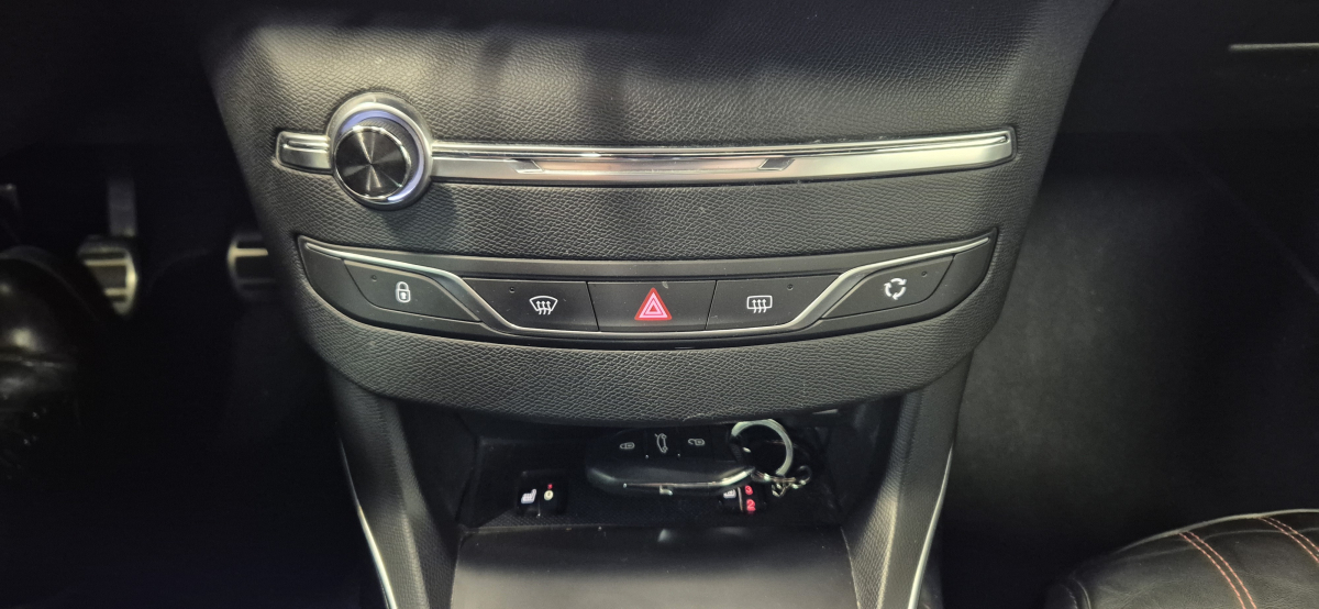 Peugeot 308 — 18