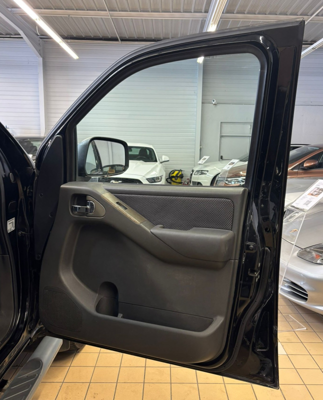 Nissan Navara — 25