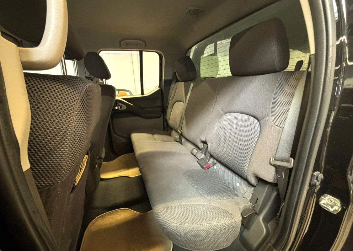 Nissan Navara — 16