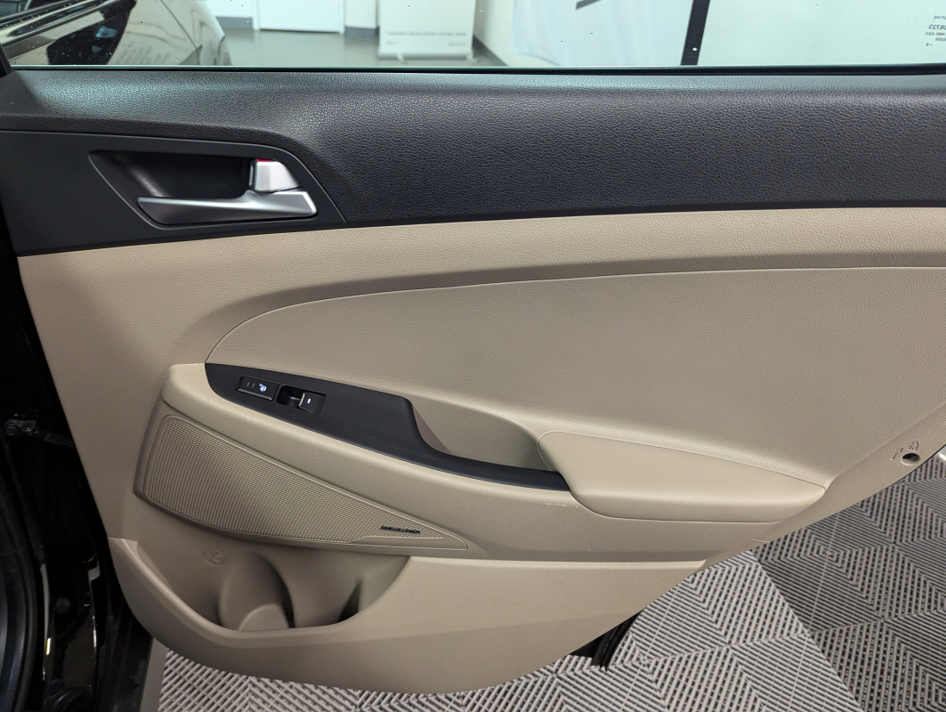 Hyundai Tucson — 30