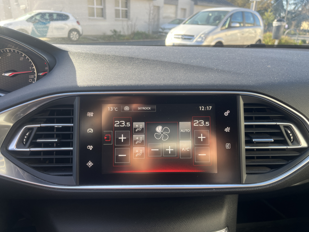 Peugeot 308 — 17