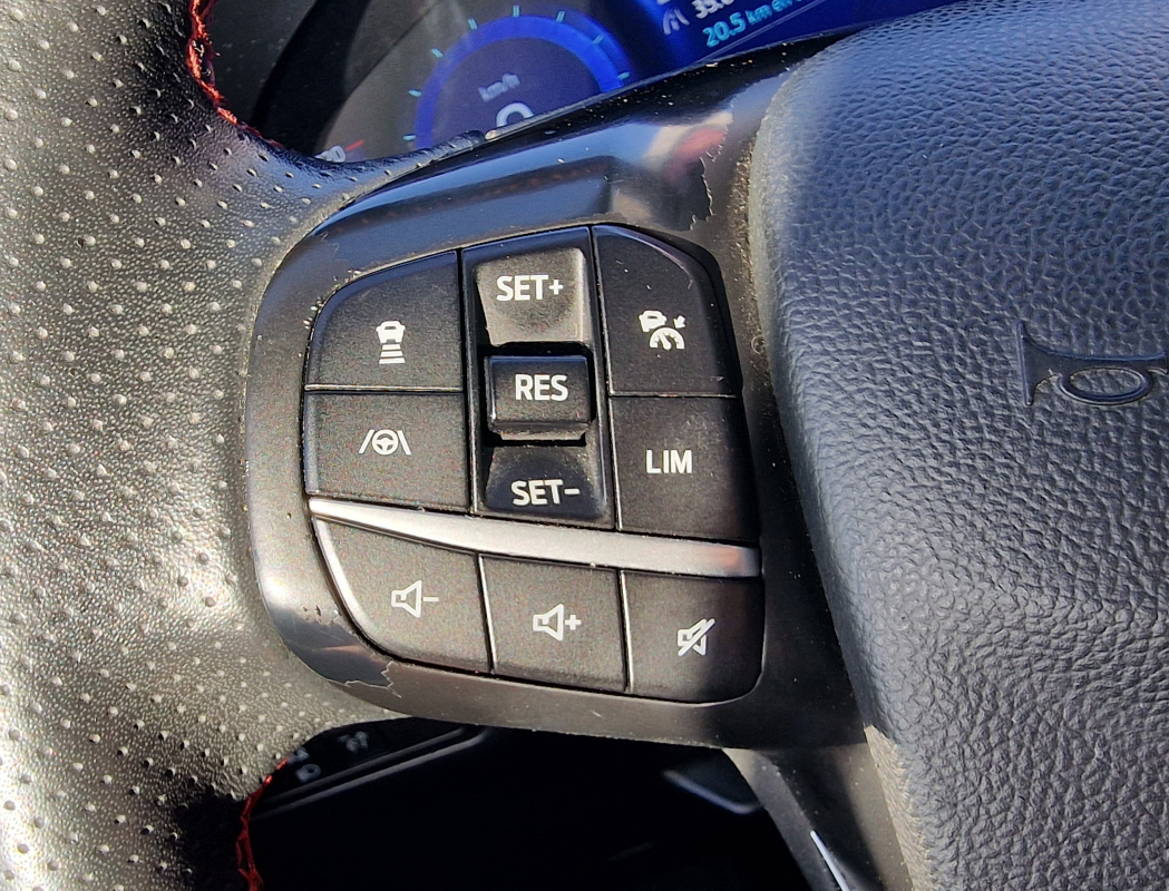 Ford Kuga — 11