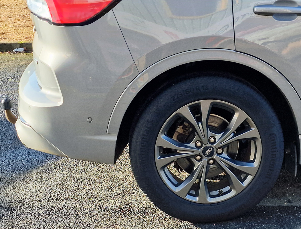 Ford Kuga — 23