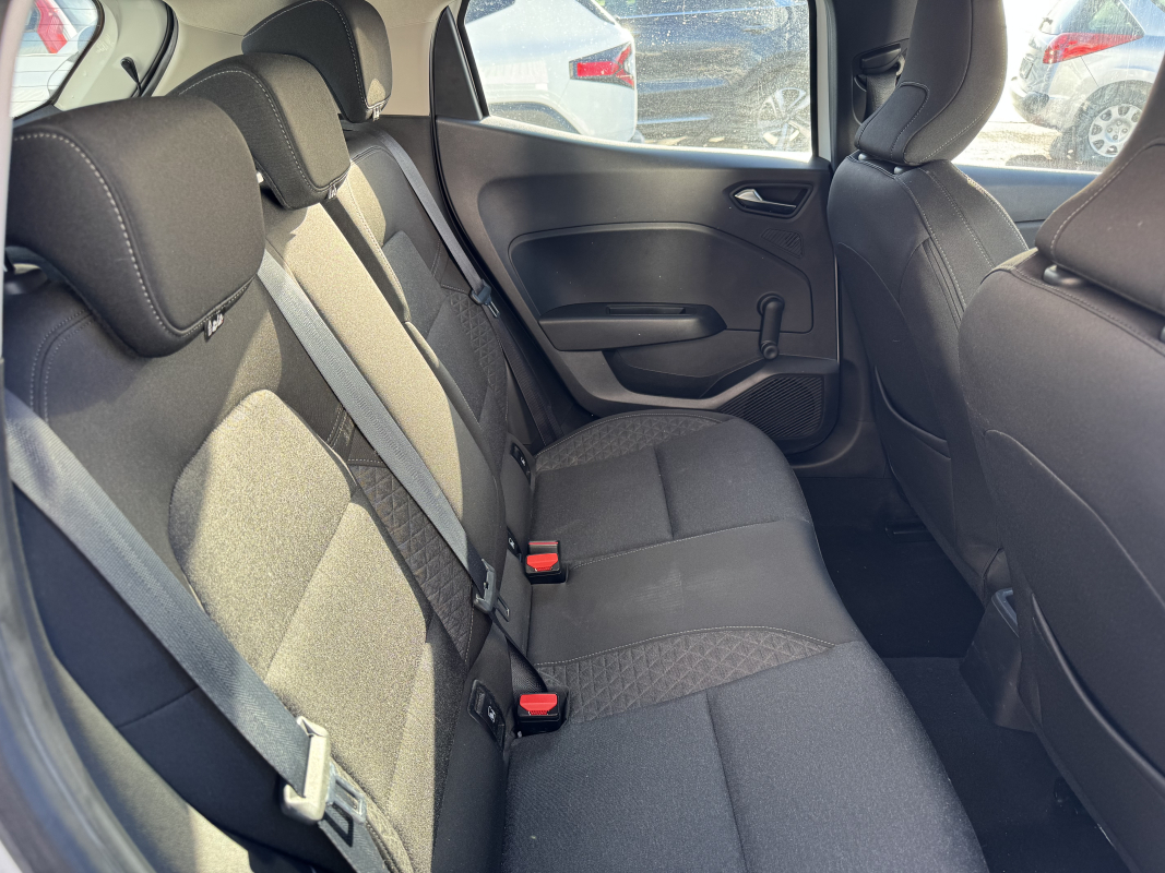 Renault Clio — 11