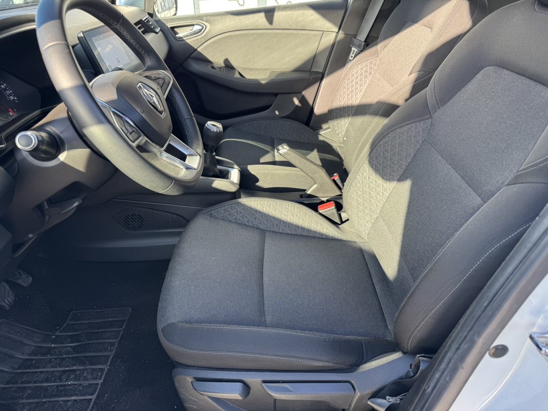 Renault Clio — 17