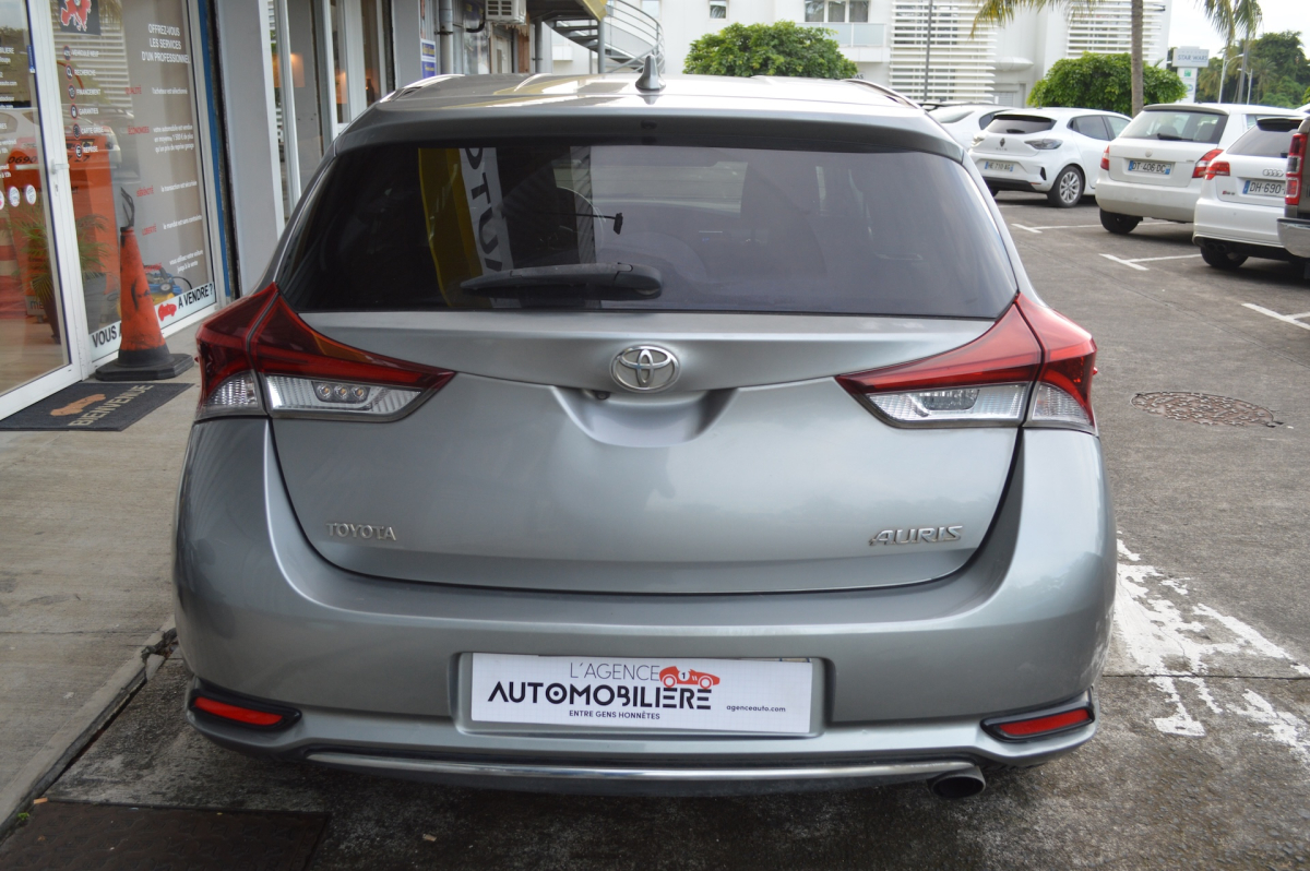 Toyota Auris — 6