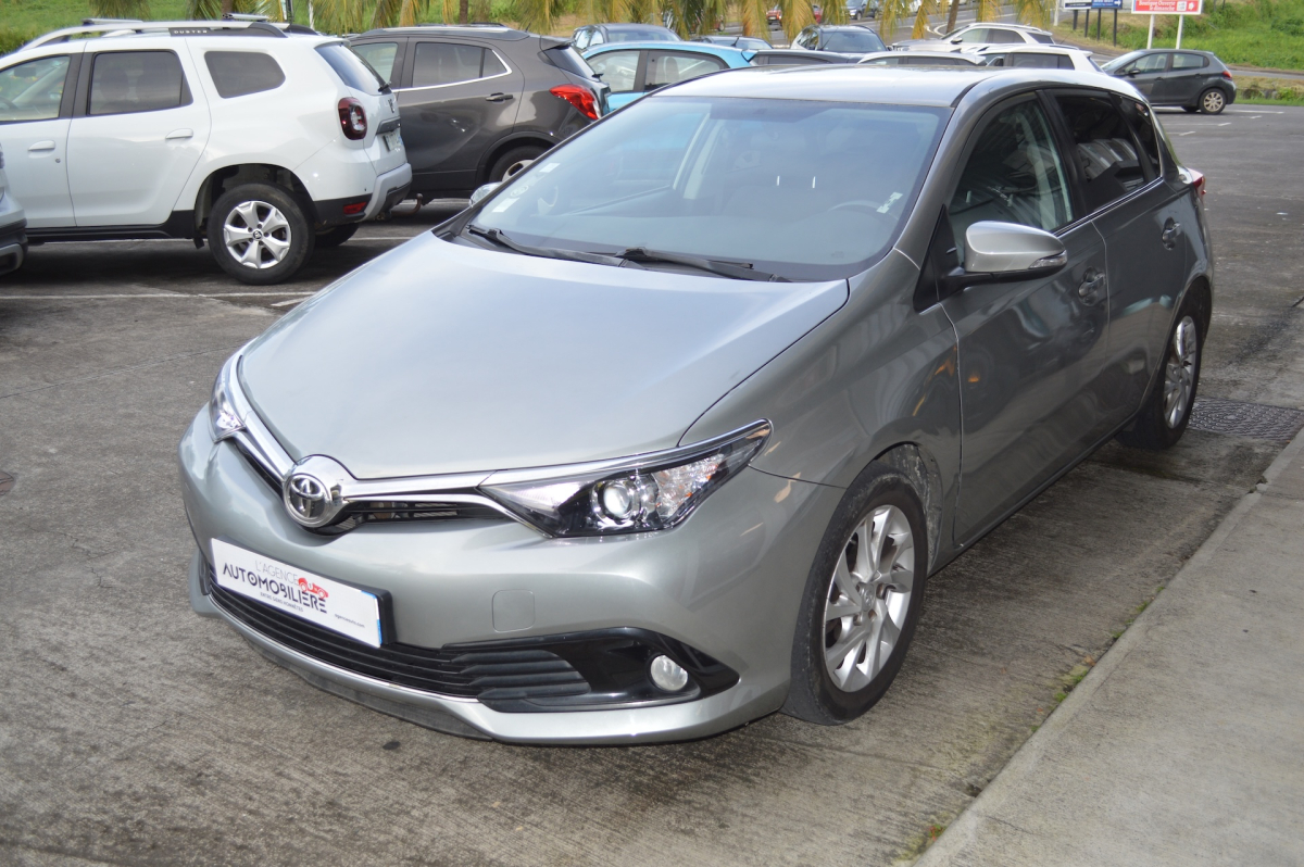 Toyota Auris — 4