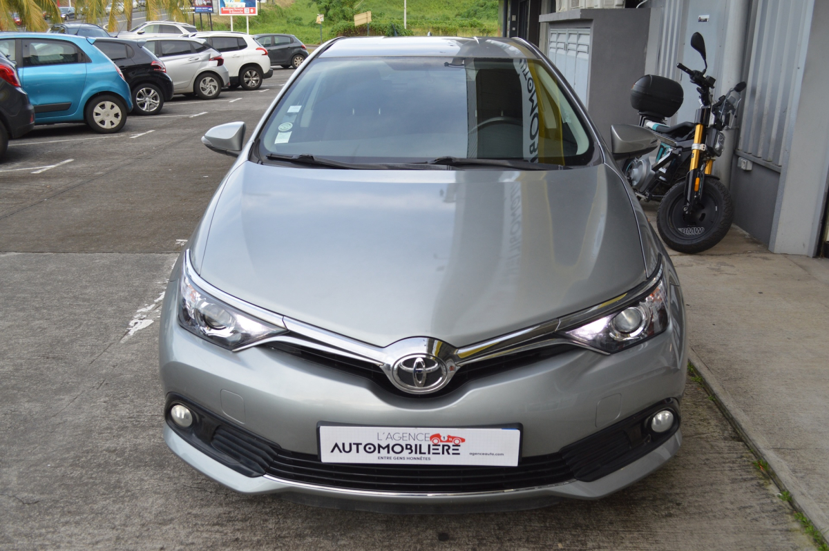 Toyota Auris — 3