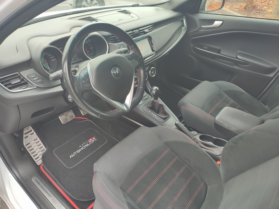 Alfa Romeo Giulietta — 9