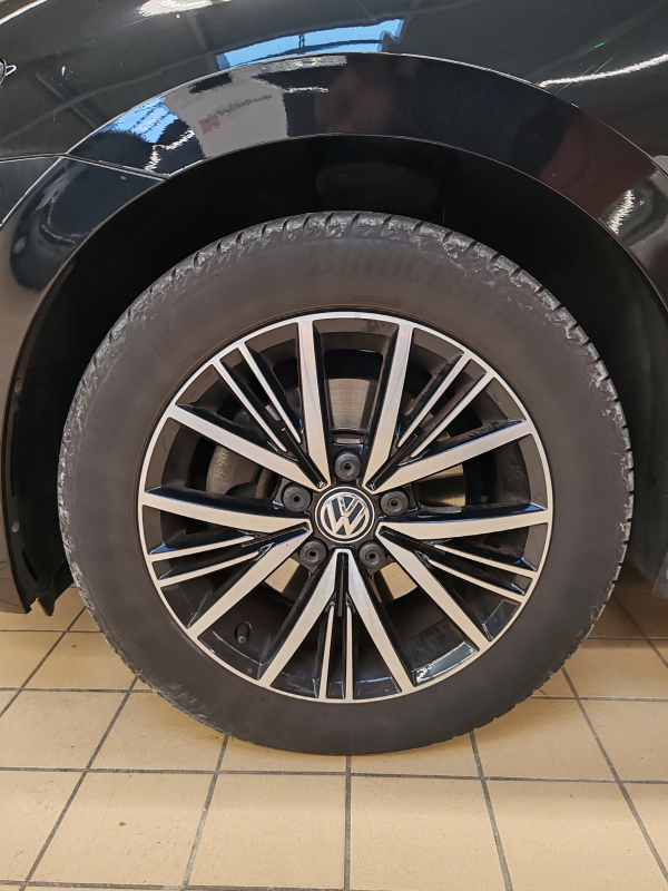Volkswagen Golf Sportsvan — 24