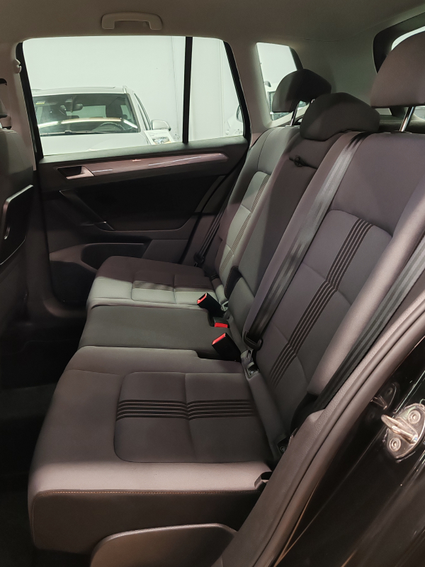 Volkswagen Golf Sportsvan — 16