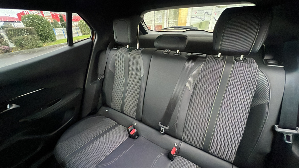 Peugeot 2008 — 20