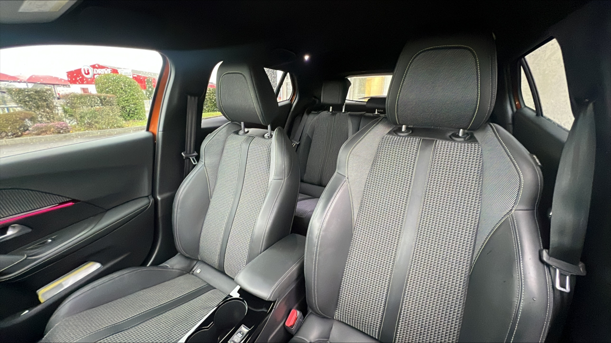 Peugeot 2008 — 16