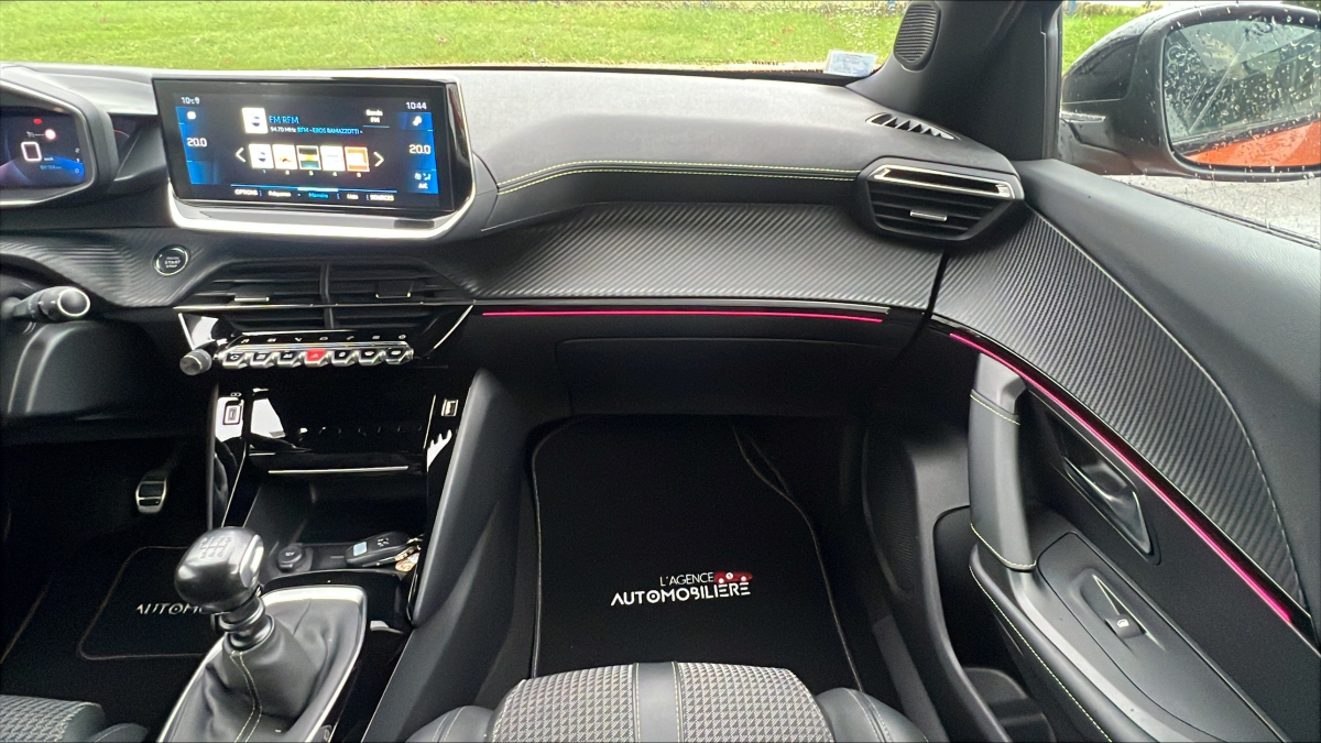 Peugeot 2008 — 25