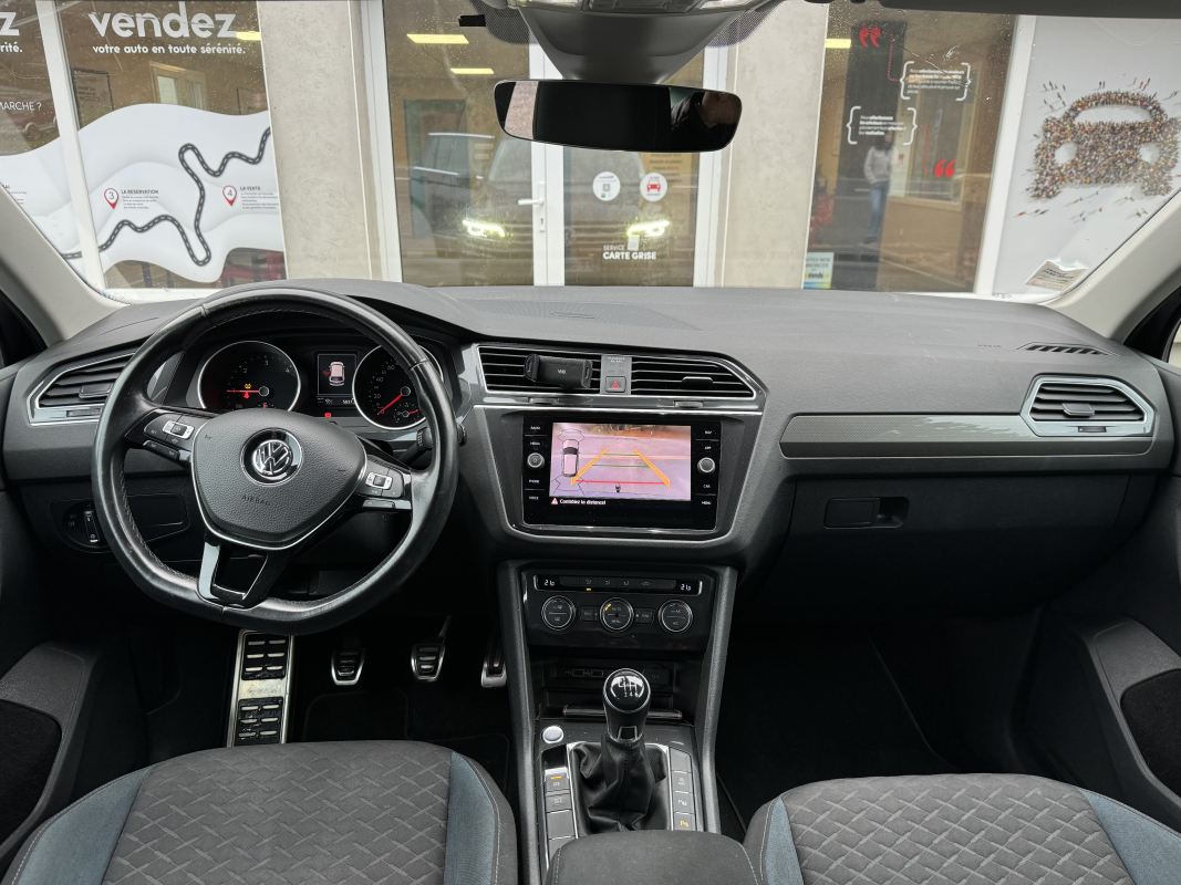 Volkswagen Tiguan — 12