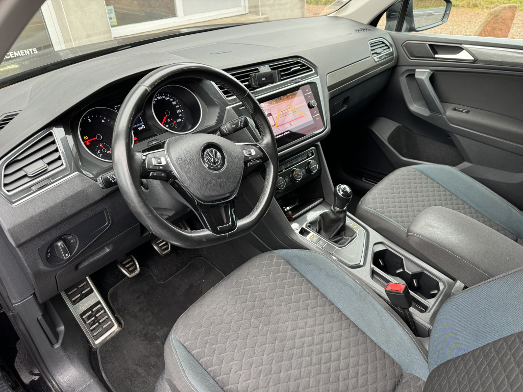 Volkswagen Tiguan — 14