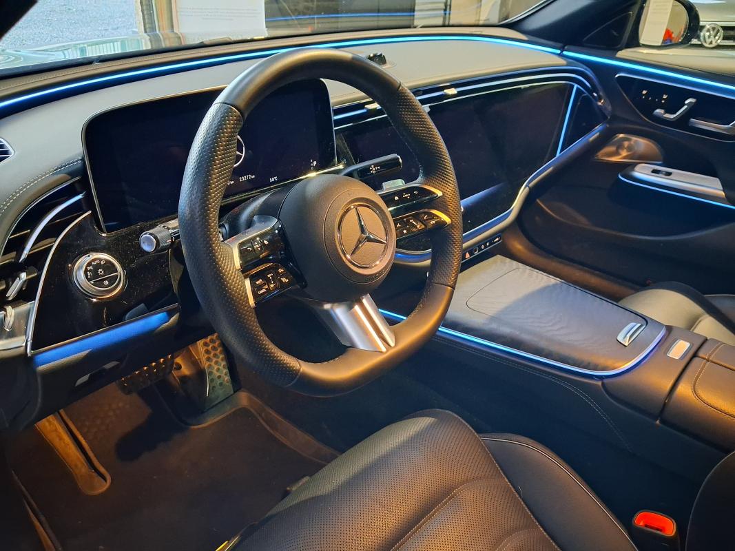 Mercedes 200 — 16