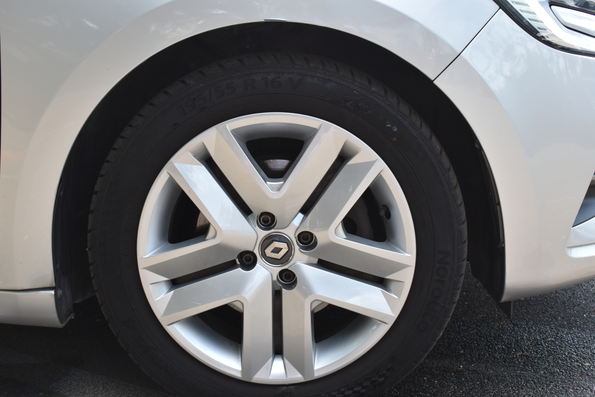 Renault Clio — 17
