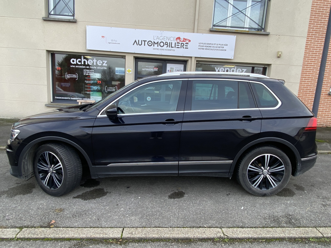 Volkswagen Tiguan — 2