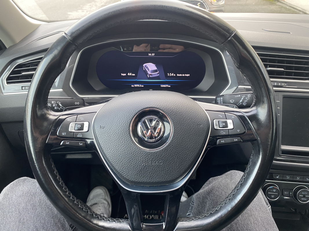 Volkswagen Tiguan — 11