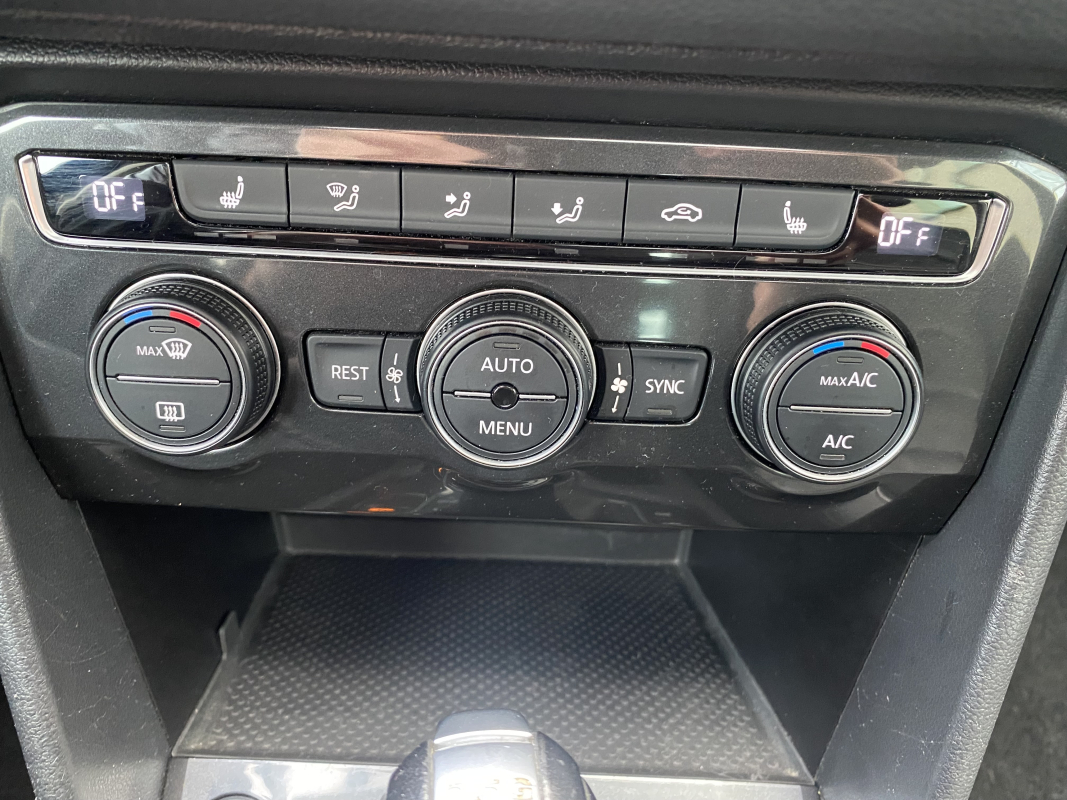 Volkswagen Tiguan — 14