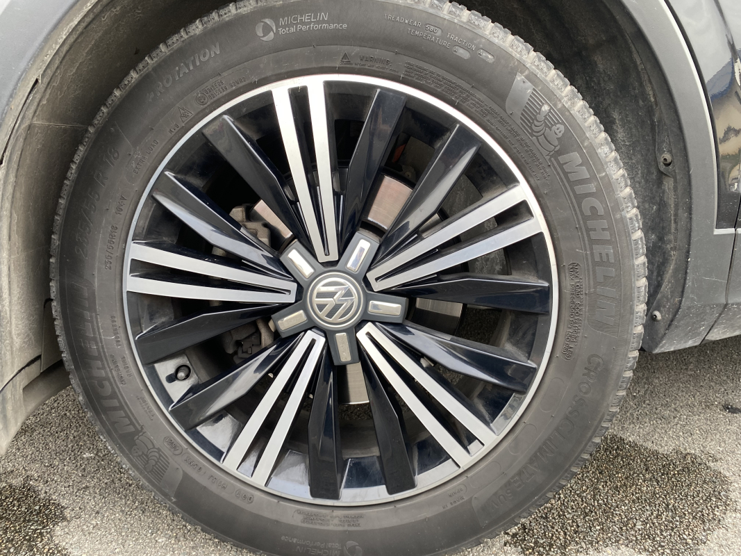 Volkswagen Tiguan — 35
