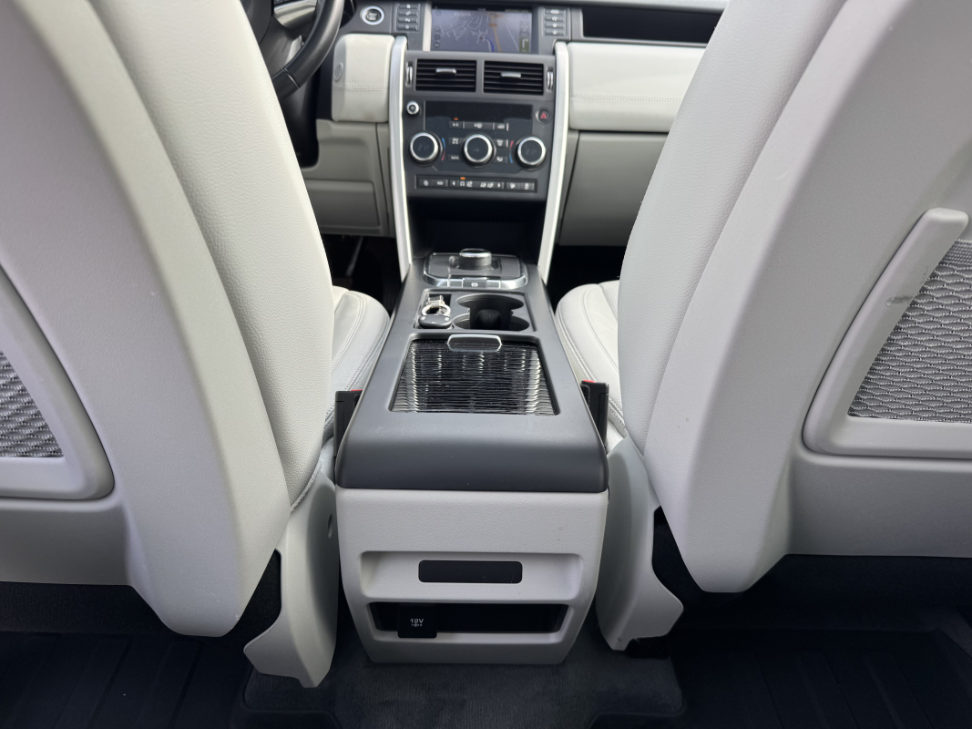 Land Rover Discovery Sport — 31