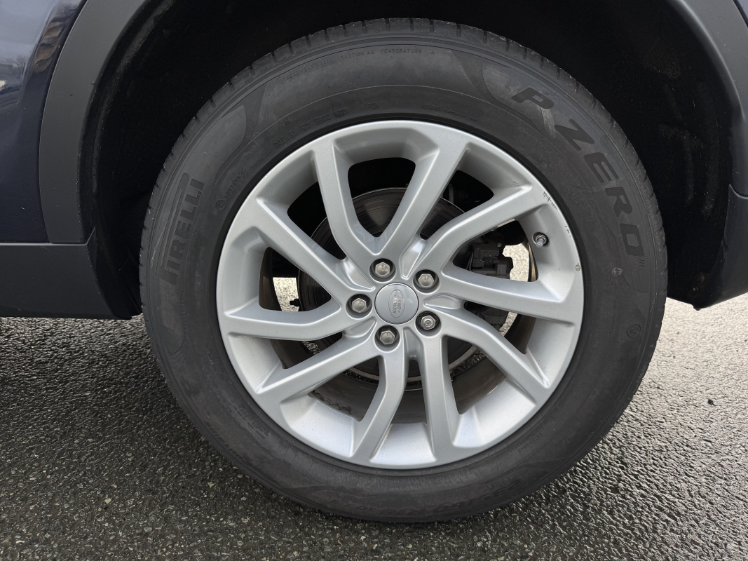 Land Rover Discovery Sport — 36