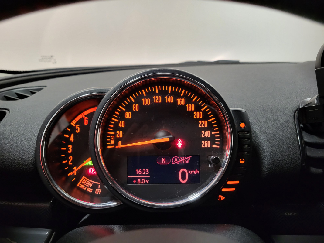 Mini Clubman — 14
