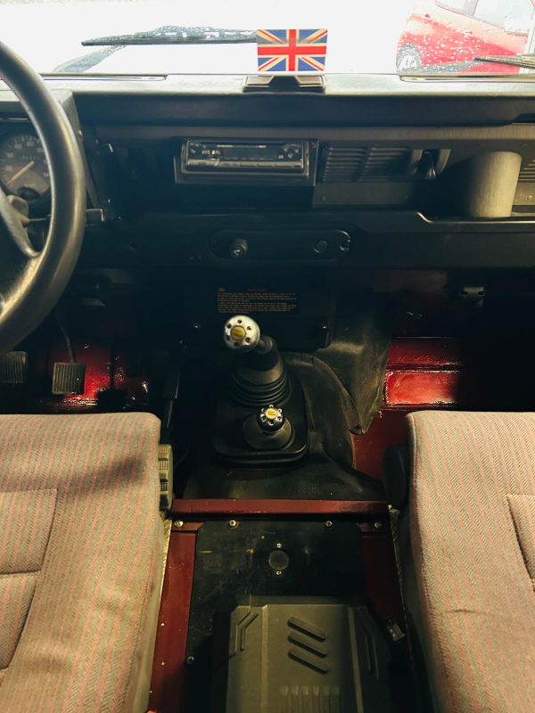 Land Rover Defender — 19