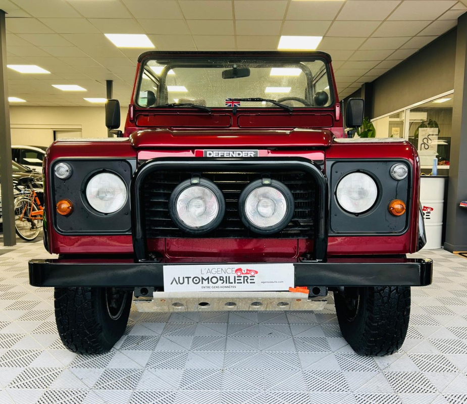 Land Rover Defender — 3