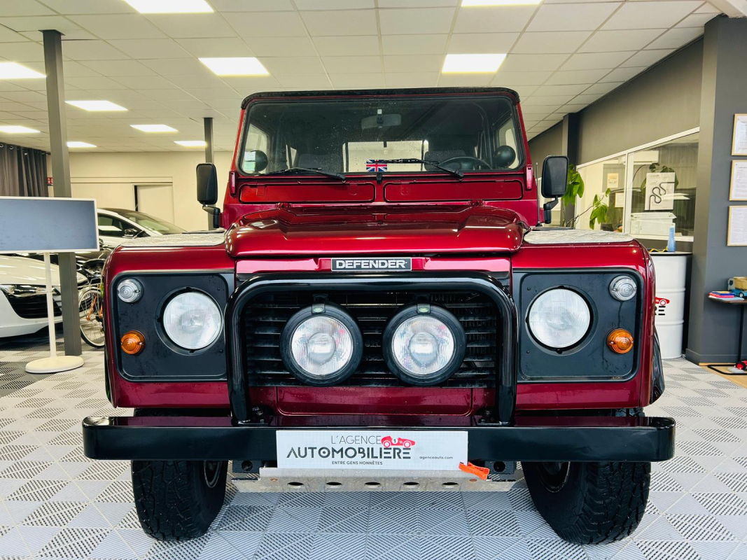 Land Rover Defender — 4