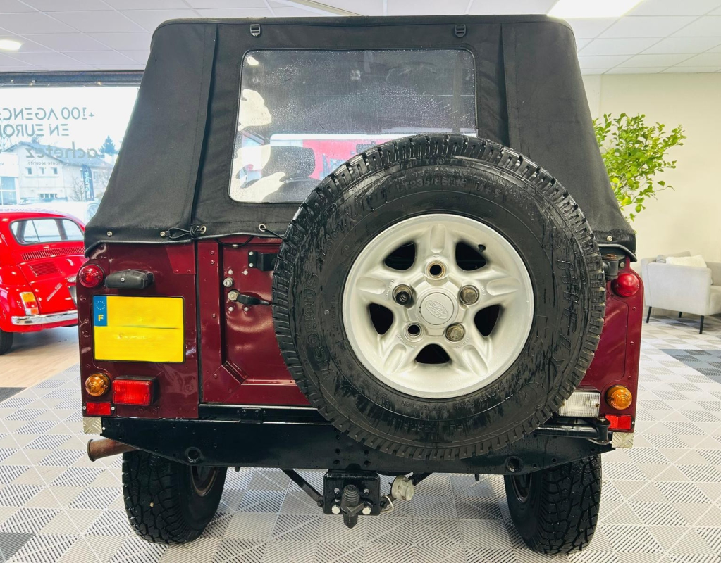 Land Rover Defender — 10