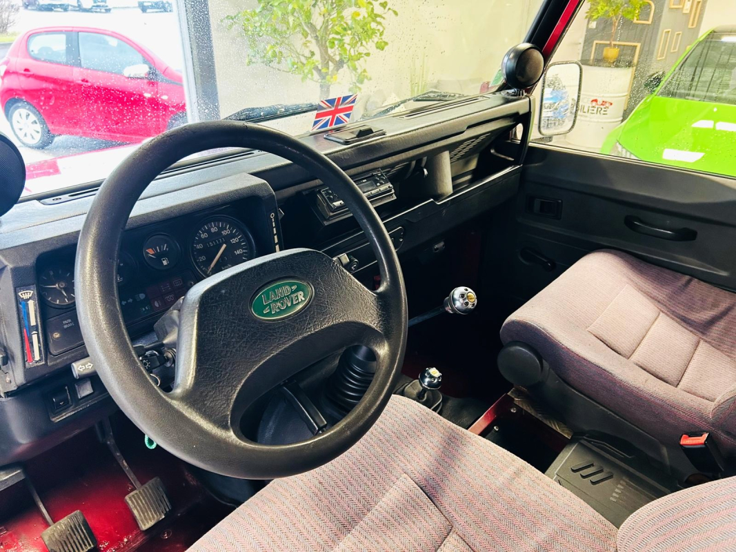 Land Rover Defender — 15