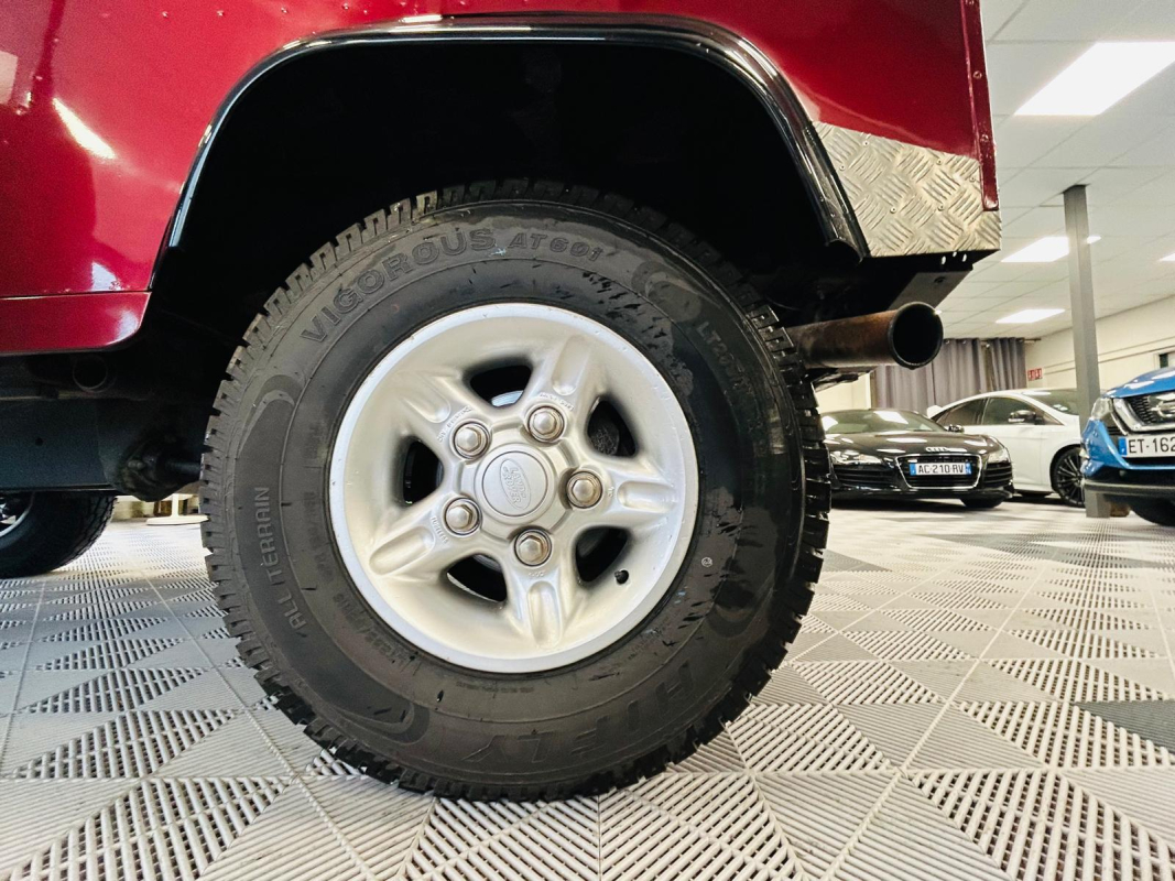 Land Rover Defender — 22